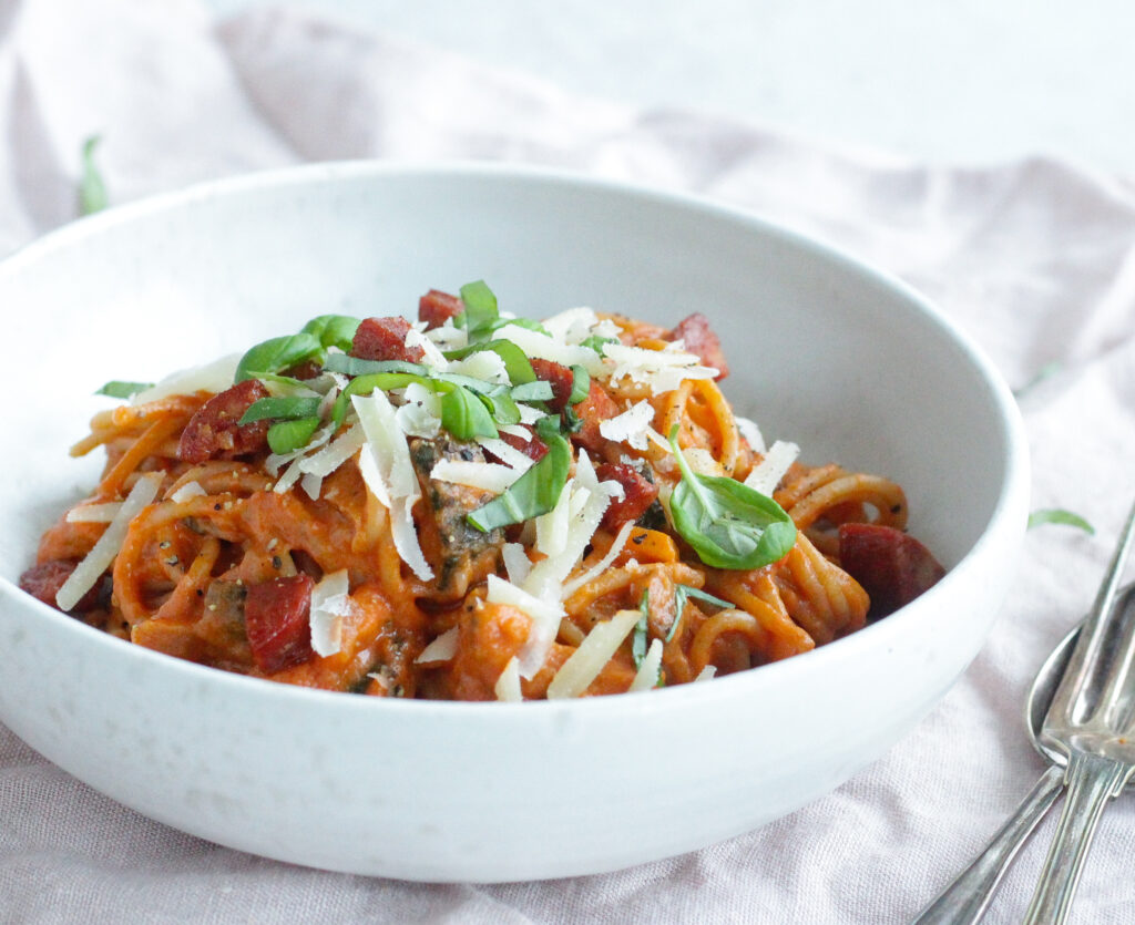 spaghetti med tomatsovs