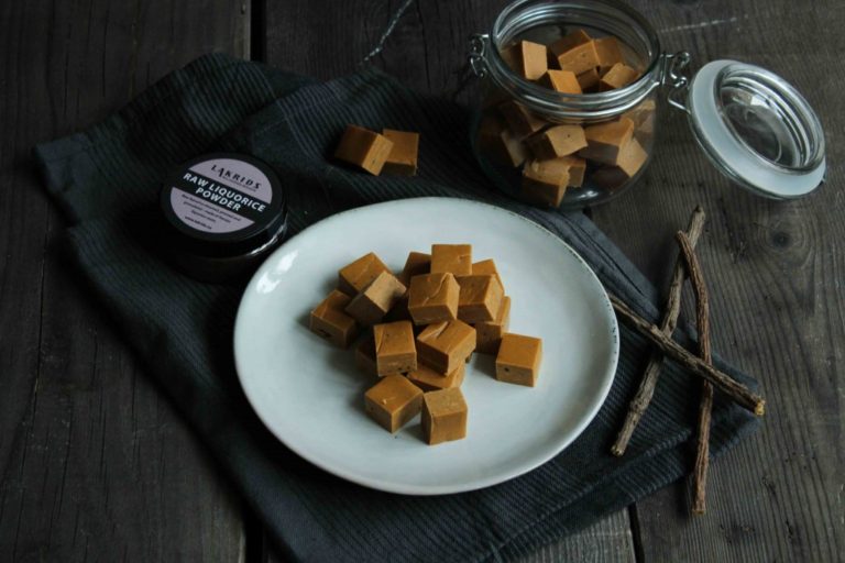 Hindbærtærte med lakrids og brændt marengs